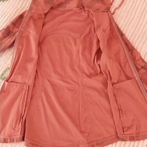Lululemon Camo Rose Pink Multi Define Jacket, size 2 or XS - Picture 4 of 9